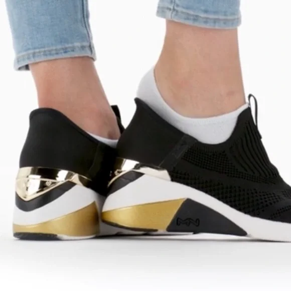 Skechers Black and Gold hands free slip on Sneakers (worn once!) - Picture 2 of 10
